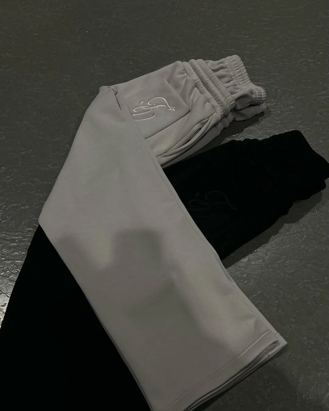 𝗚𝗿𝗮𝗰𝗲𝗳𝘂𝗹 𝗦𝘄𝗲𝗮𝘁𝗽𝗮𝗻𝘁𝘀